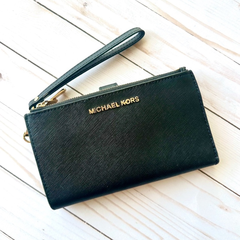 Michael Kors Jet Set Large Leather Smartphone Wristlet Wallet